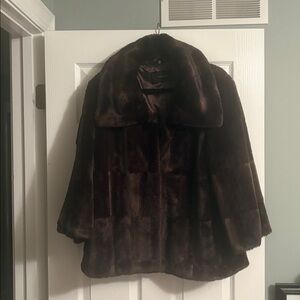 Tahari deep brown faux fur coat. XL. Bell sleeves. NWOT